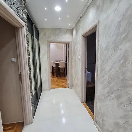 Bulevar Delux Apartment *